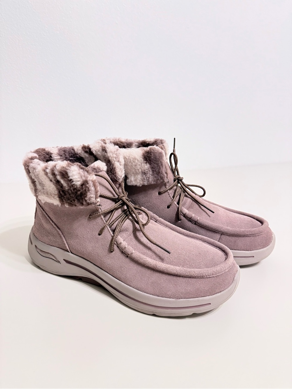 Skechers Go Walk Arch Fit Cherish Faux Fur Winter Boots Size 8